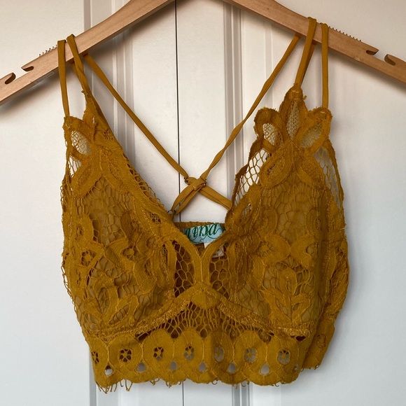 Francesca's Collections Tops - Francescas’s Collections Lauren Lace Bralette